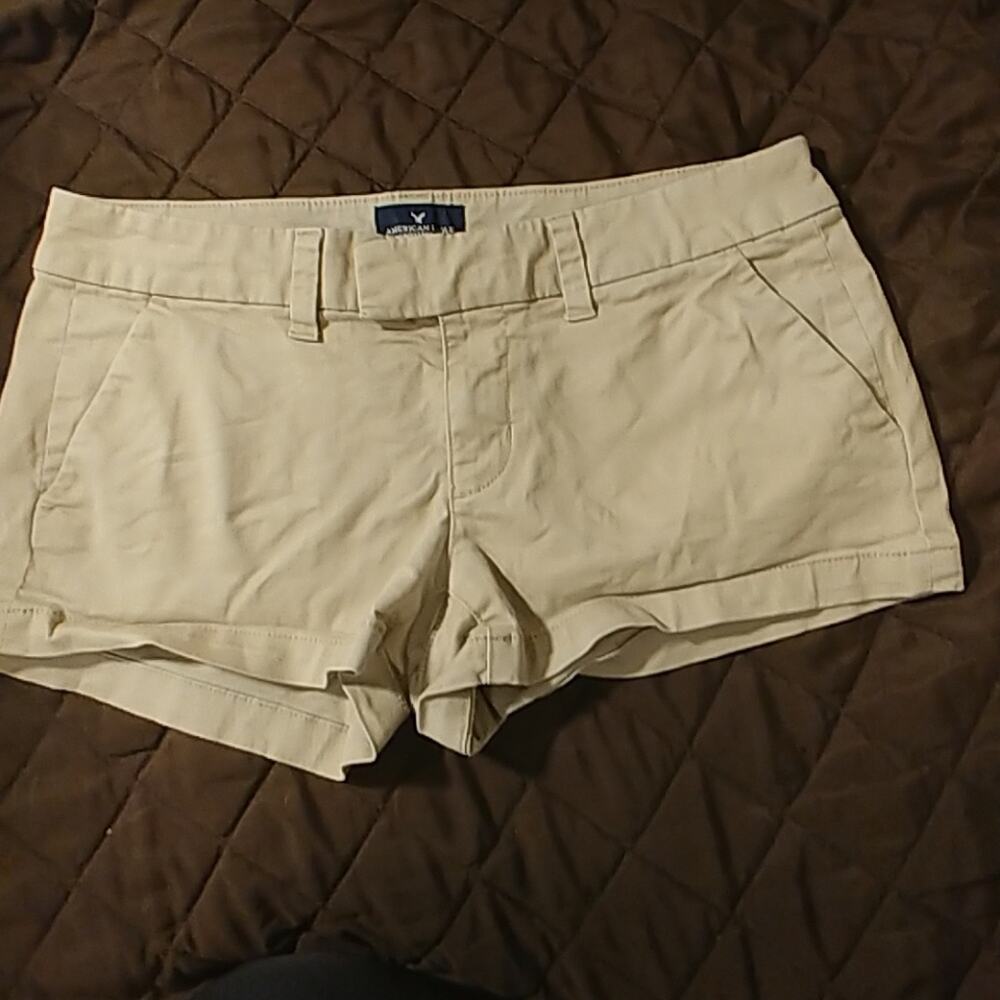 American Eagle Shortie Stretch Shorts Sz. 4 Tan/Khaki